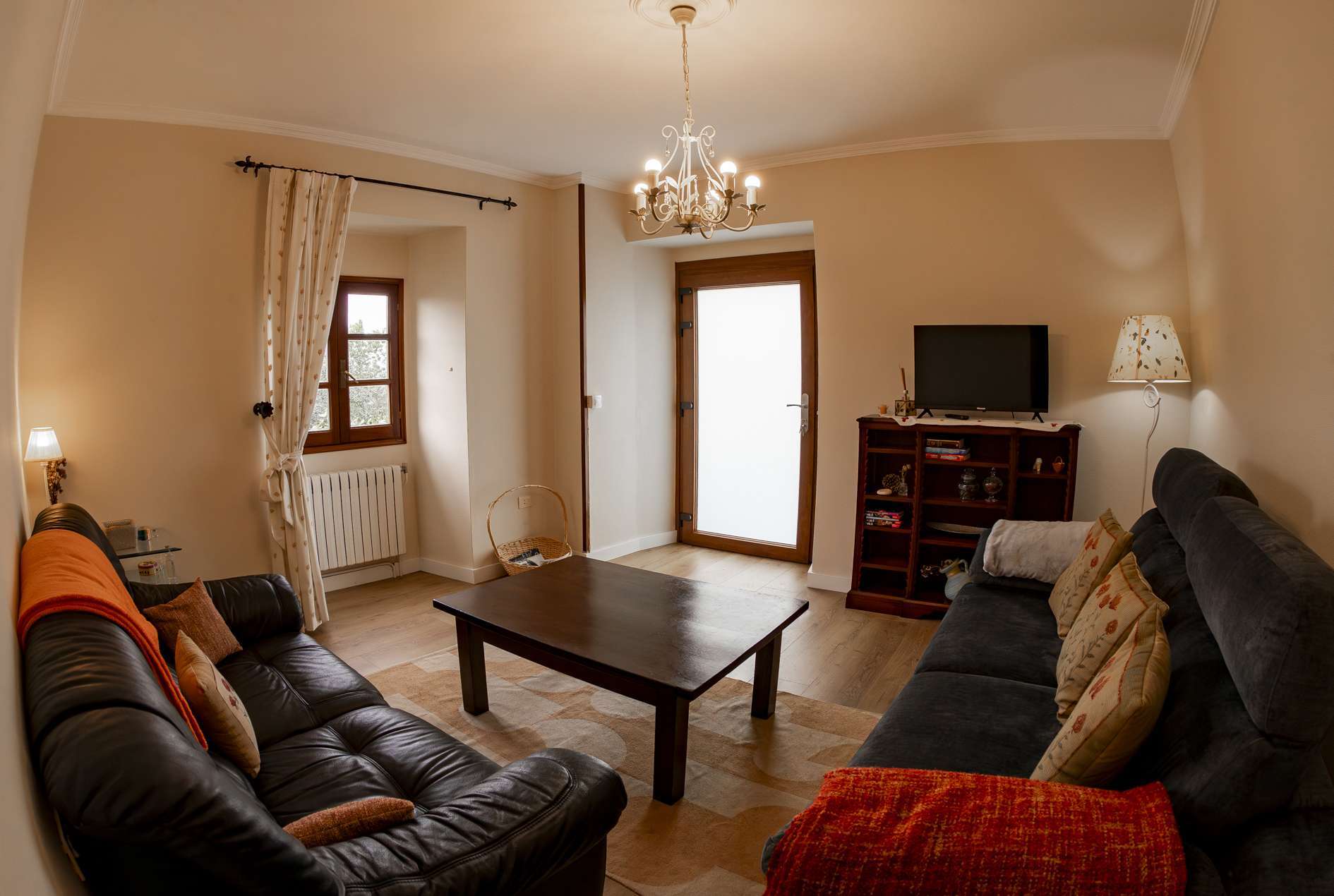 Vieiro_Verde_Rustic_Room